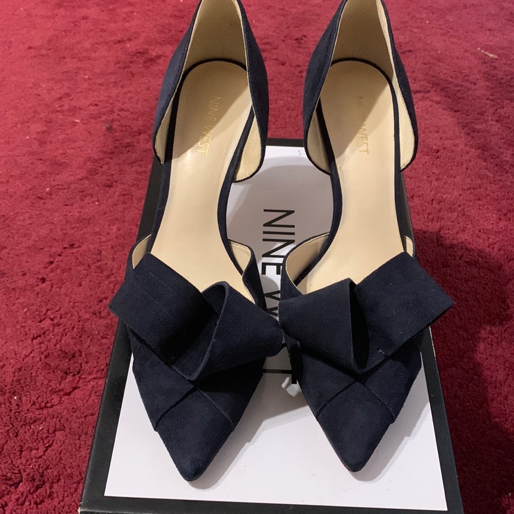Nine West NWMcFally Navy Suede Pump
